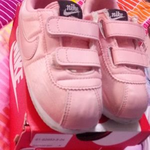 Pink cortez
